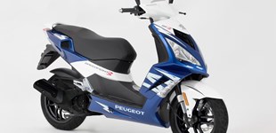 Peugeot Speedfight 3 125 2017 vs Yamaha YZF-R125 2020