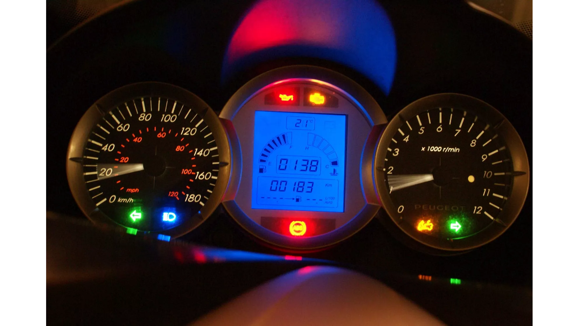 Peugeot Satelis 2 400 - Image 4 Peugeot Satelis 2 400 - Image 4