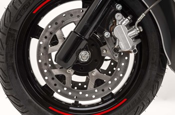 Peugeot Satelis 2 400 RS 2017 - Bild 3