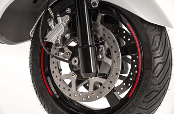 Peugeot Satelis 2 400 RS 2017 - Bild 4