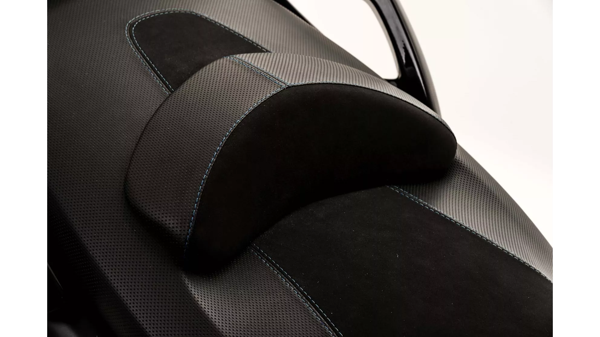 Peugeot Metropolis 400 Blue Line - Image 14 Peugeot Metropolis 400 Blue Line - Image 14