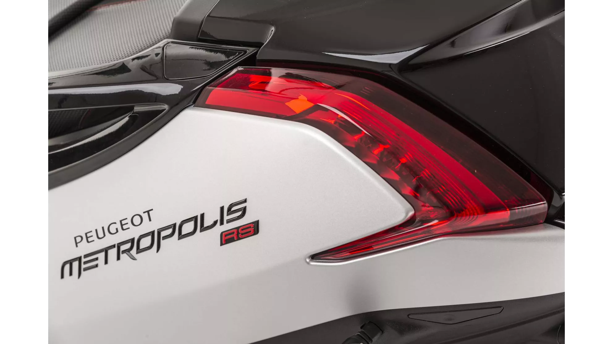 Peugeot Metropolis 400i RS - Image 5 Peugeot Metropolis 400i RS - Image 5
