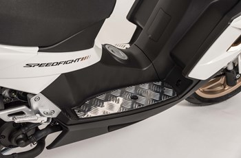 Peugeot Speedfight 4 50 2T LC 2017 - Bild 9 Peugeot Speedfight 4 50 2T LC 2017 - Bild 9