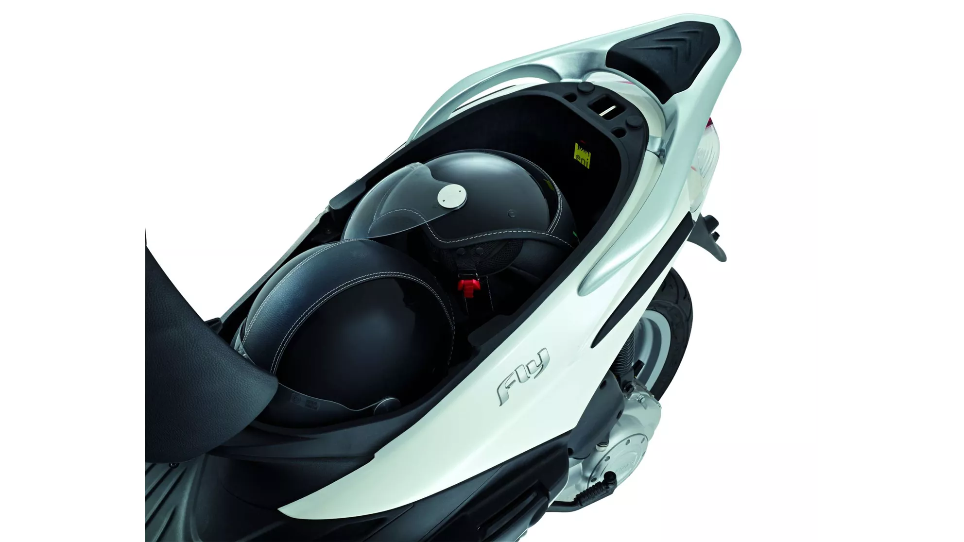 Piaggio Fly 50 4T 2V - Image 4 Piaggio Fly 50 4T 2V - Image 4