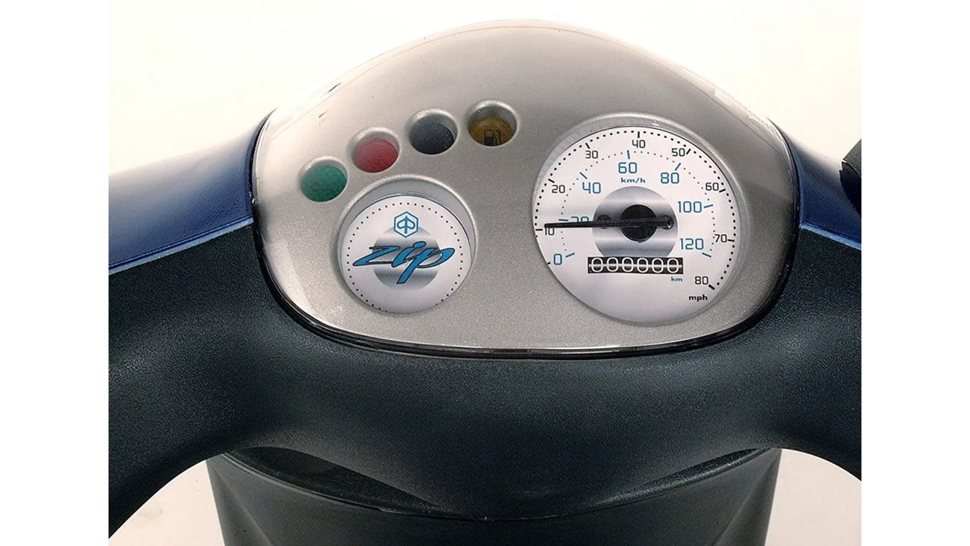 Piaggio Zip 50 2T - Image 4 Piaggio Zip 50 2T - Image 4