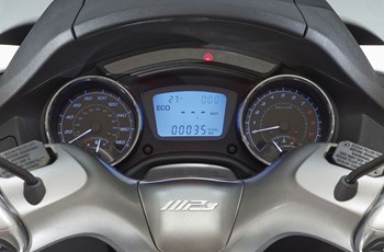 Piaggio MP3 500ie LT Sport 2017 - Bild 3 Piaggio MP3 500ie LT Sport 2017 - Bild 3