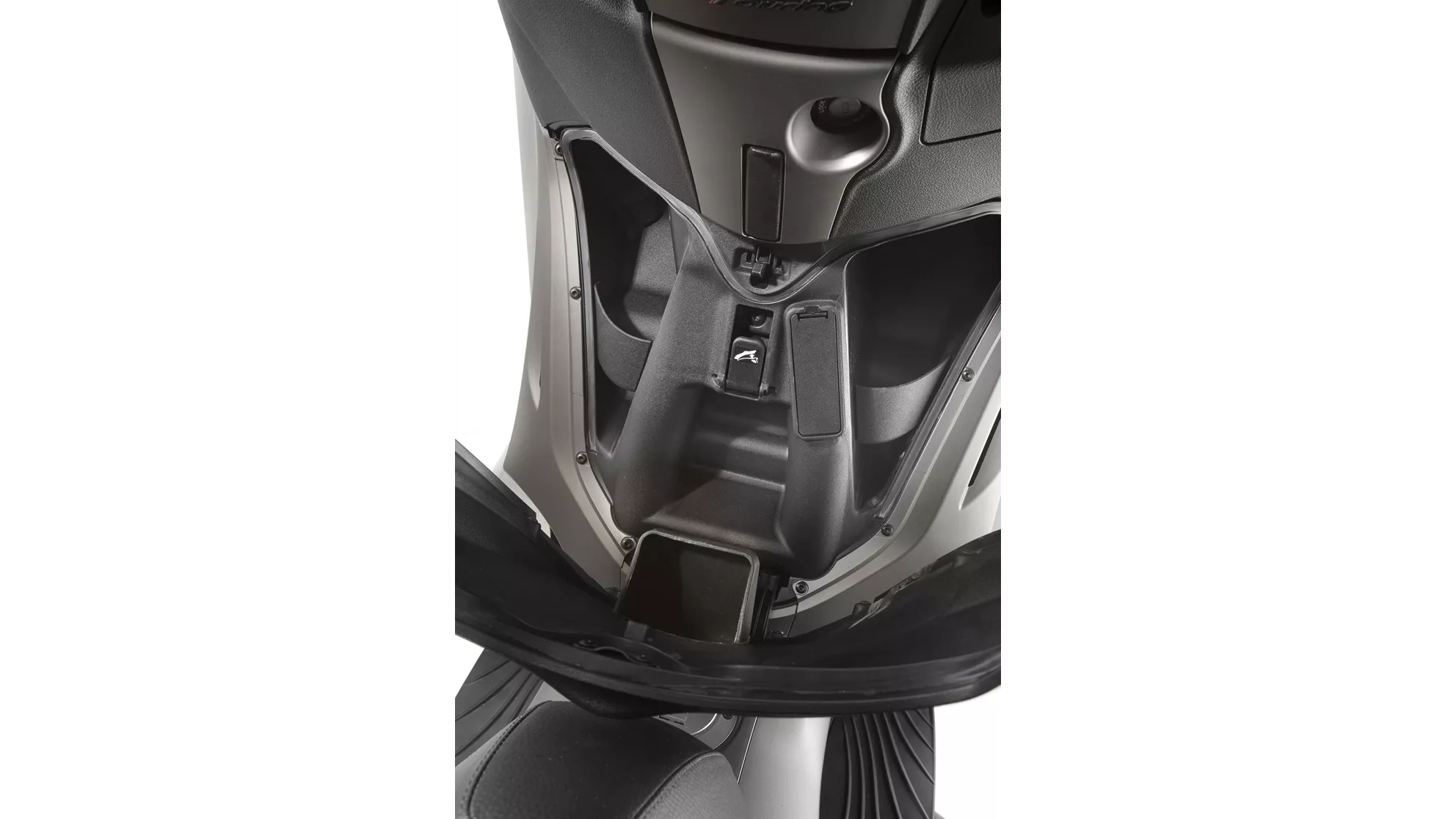 Piaggio Beverly 350ie Sport Touring - Image 11 Piaggio Beverly 350ie Sport Touring - Image 11