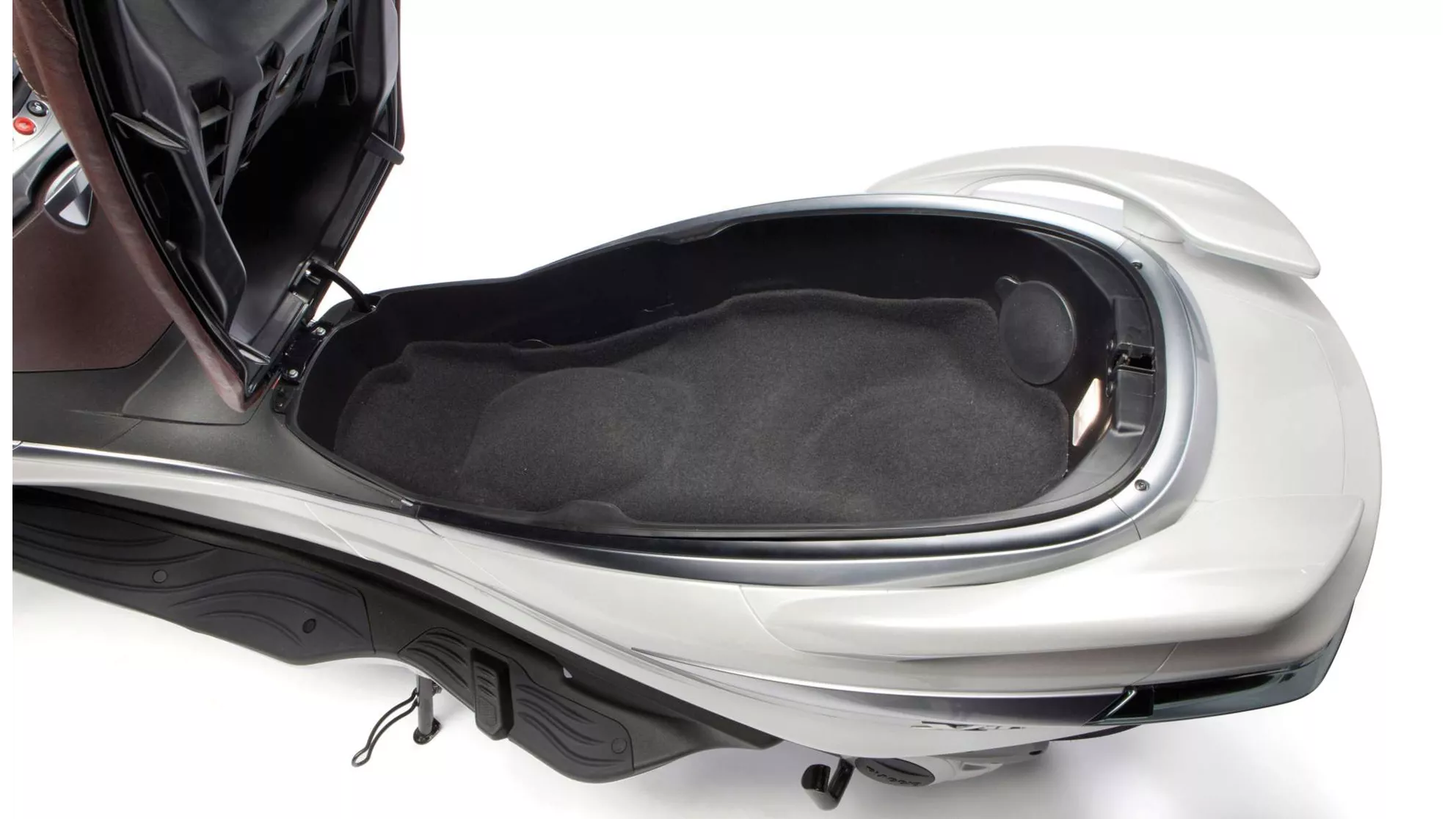 Piaggio X10 125 - Image 10 Piaggio X10 125 - Image 10