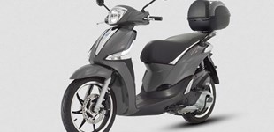 Honda Vision 110 2023 vs Piaggio Liberty 125 IGET 4t 3V Sport 2017