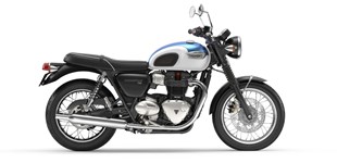 Triumph Bonneville T100 2017 vs Yamaha SCR950 2018 Triumph Bonneville T100 2017 vs Yamaha SCR950 2018