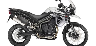 Kawasaki Versys 650 2023 vs Triumph Tiger 800 XC 2017 Kawasaki Versys 650 2023 vs Triumph Tiger 800 XC 2017