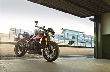 Triumph Speed Triple R 2017 - Bild 2 Triumph Speed Triple R 2017 - Bild 2