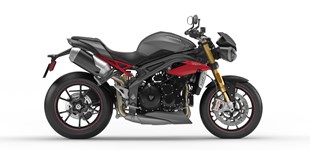 Triumph Speed Triple 1200 RS 2023 vs Triumph Speed Triple R 2017