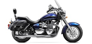 Triumph Thunderbird Commander 2017 vs Triumph America LT 2017