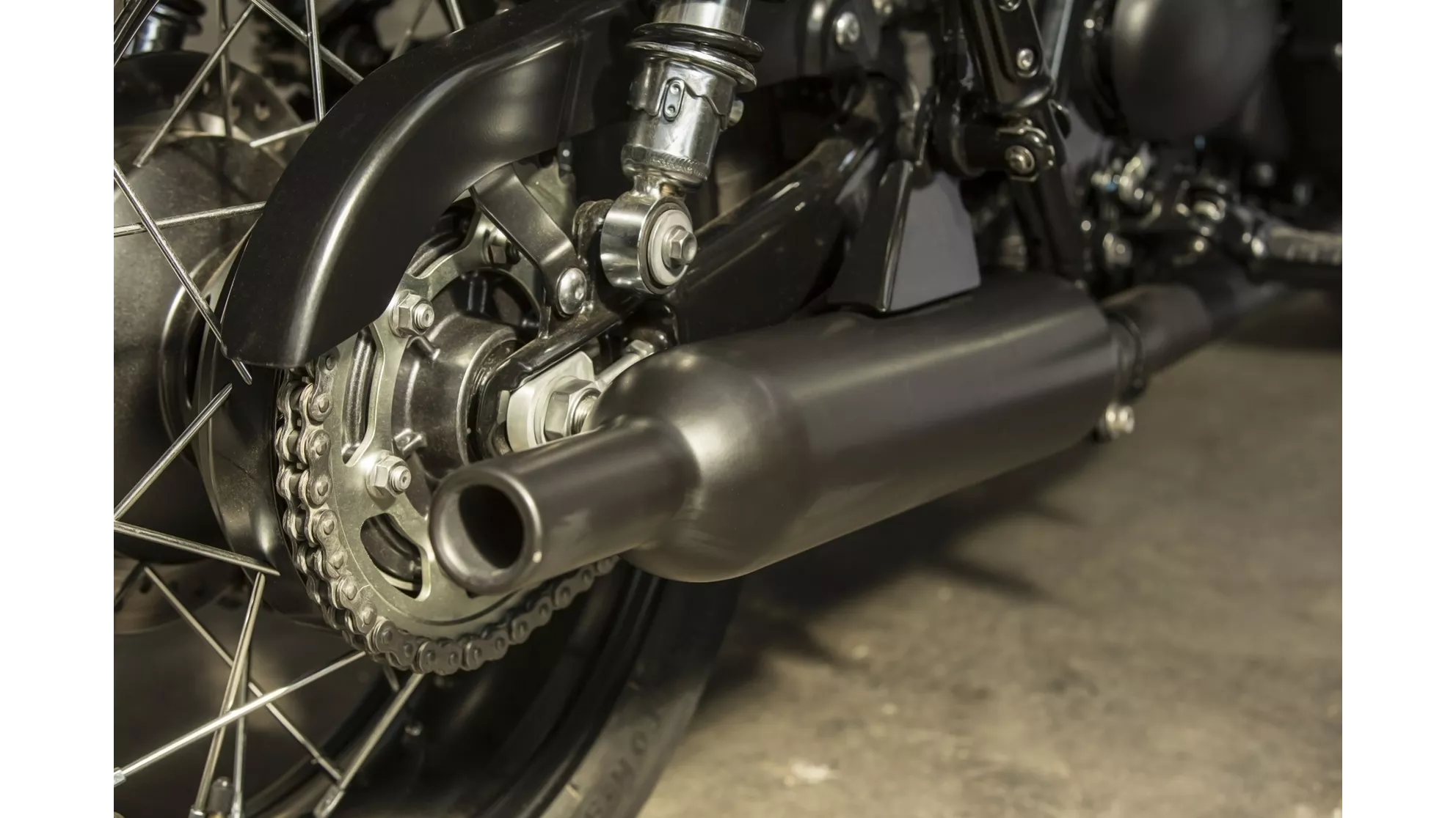 Triumph Bonneville T100 Black - Image 24 Triumph Bonneville T100 Black - Image 24