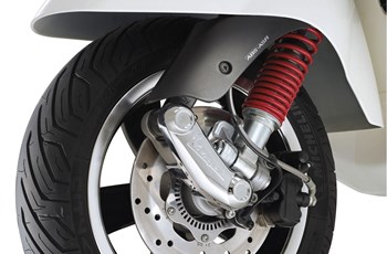 Vespa GTS 300 i.e. Super 2017 - Bild 19