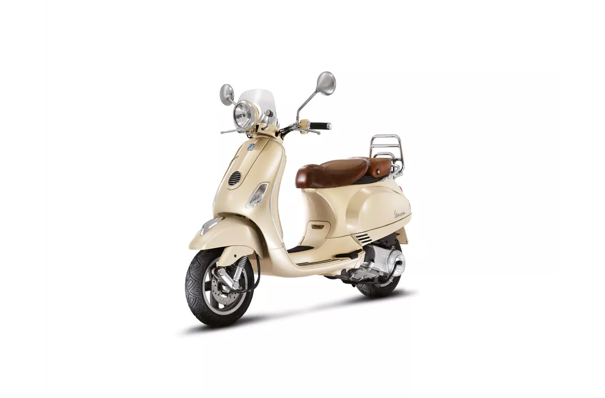 Vespa LXV 125 ie Vie della Moda Vespa LXV 125 ie Vie della Moda