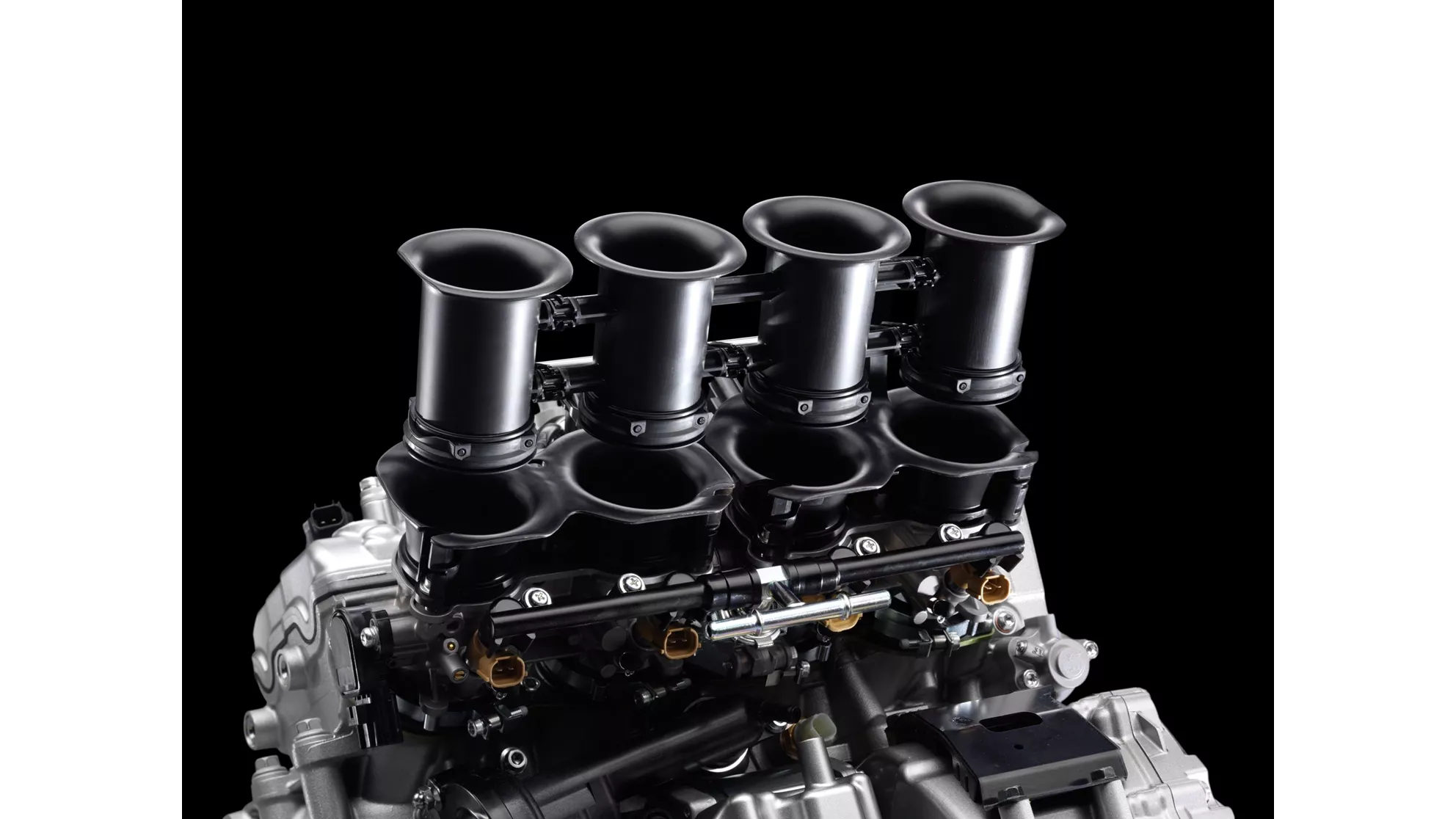 Yamaha R1 - Image 9 Yamaha R1 - Image 9