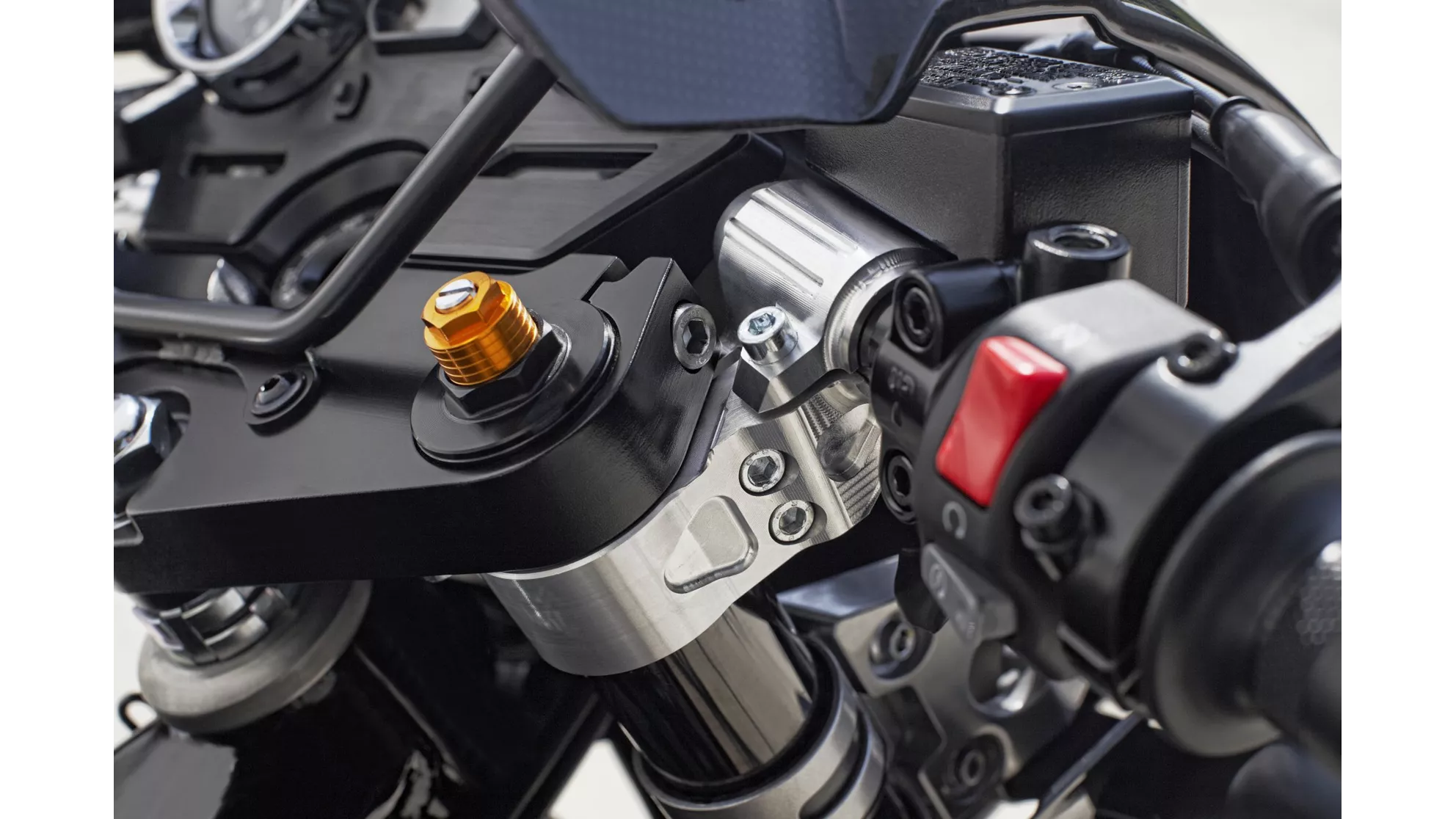 Yamaha XJR 1300 Racer - Bild 13