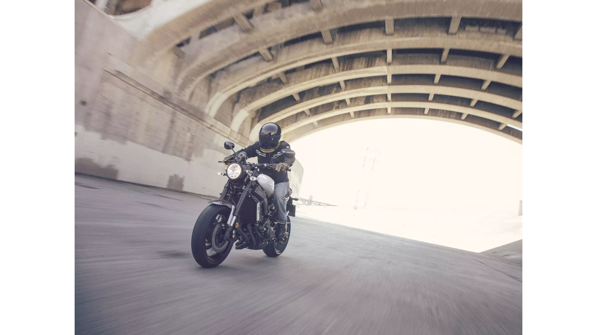 Yamaha XSR900 - Image 2 Yamaha XSR900 - Image 2