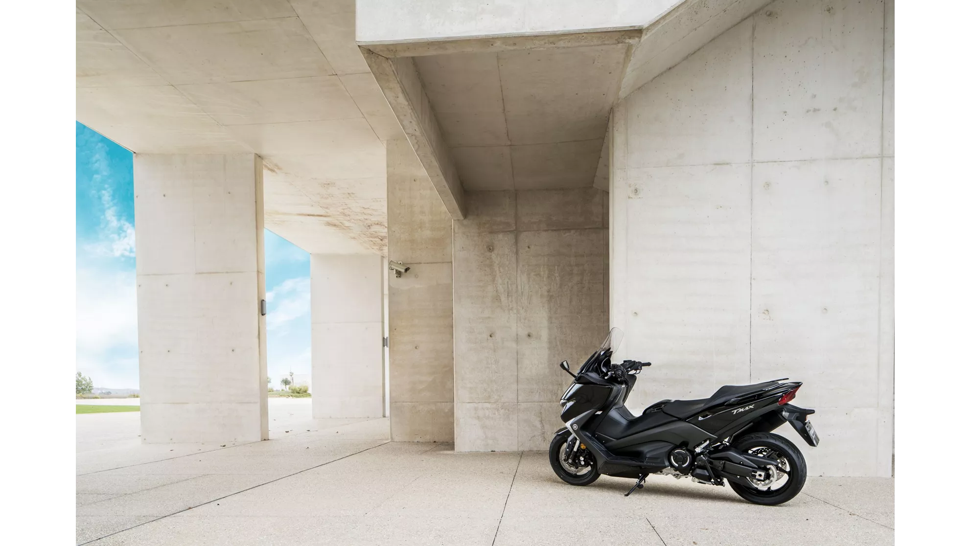 Yamaha TMAX - Image 2 Yamaha TMAX - Image 2