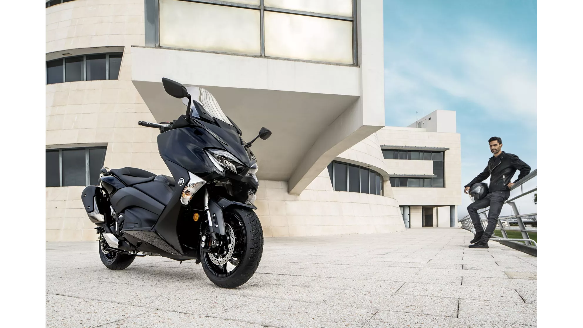 Yamaha TMAX - Image 4 Yamaha TMAX - Image 4
