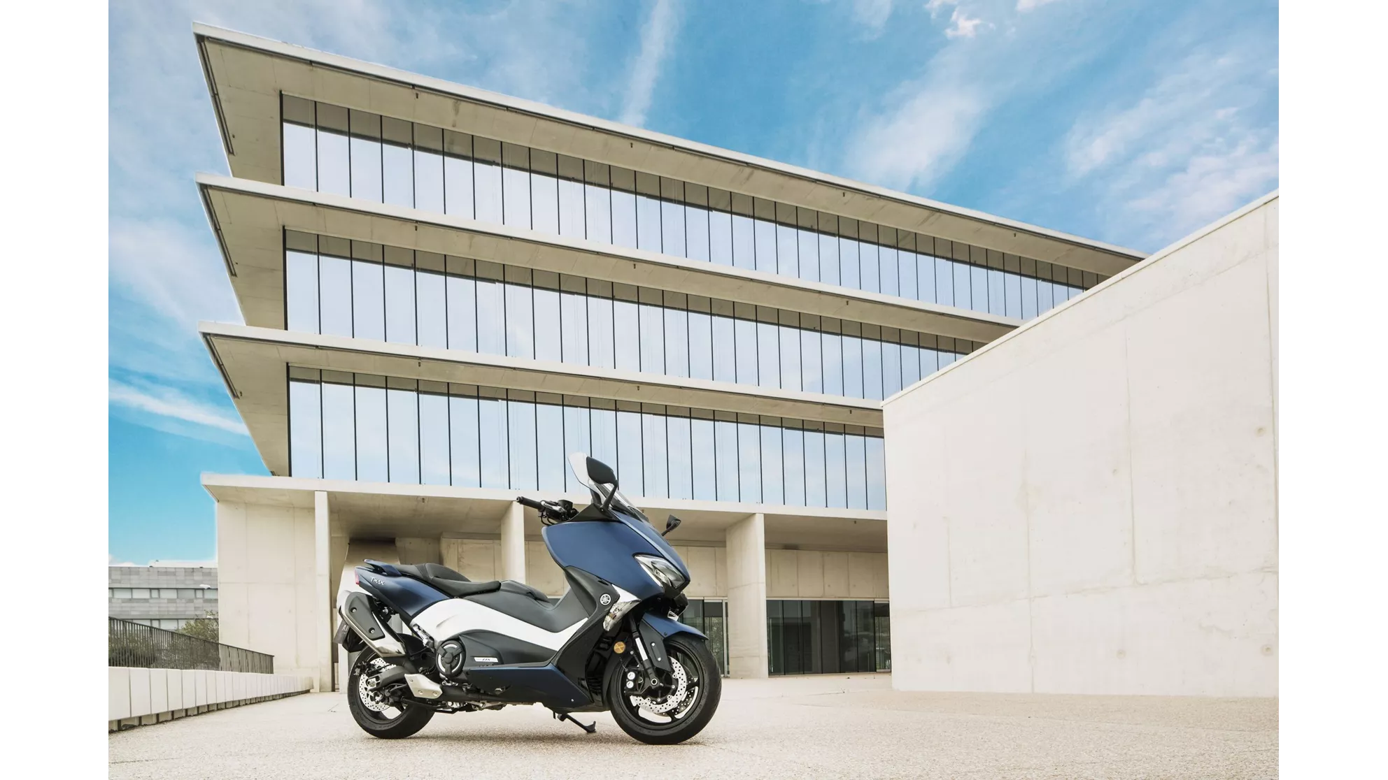 Yamaha TMAX DX - Image 10 Yamaha TMAX DX - Image 10