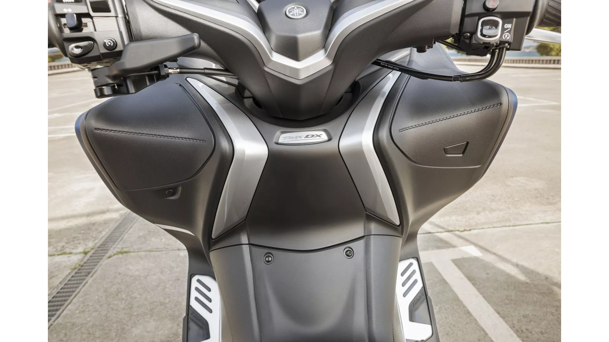 Yamaha TMAX DX - Image 13 Yamaha TMAX DX - Image 13