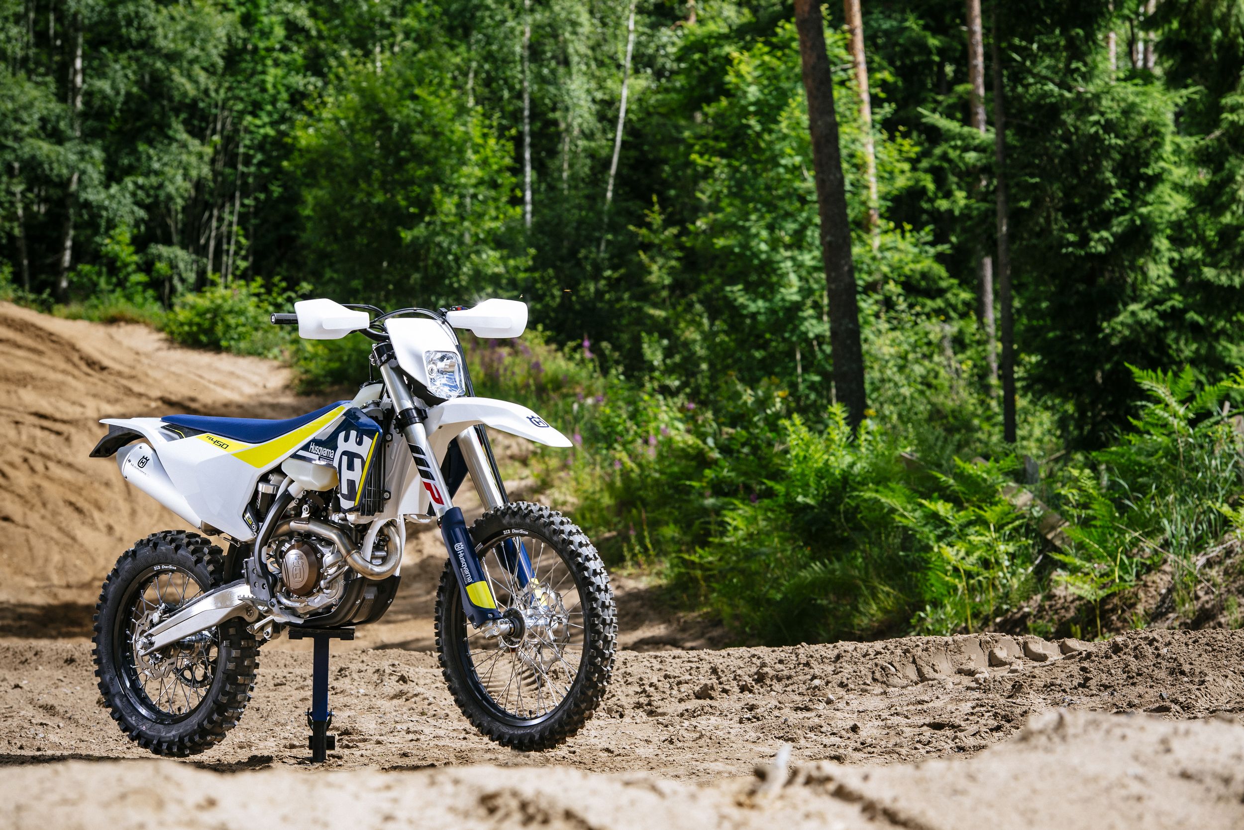 Husqvarna мотоциклы эндуро песок