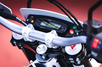 Husqvarna 701 Supermoto 2017 - Bild 12 Husqvarna 701 Supermoto 2017 - Bild 12