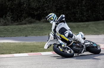 Husqvarna 701 Supermoto 2017 - Bild 20 Husqvarna 701 Supermoto 2017 - Bild 20