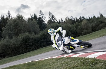 Husqvarna 701 Supermoto 2017 - Bild 22 Husqvarna 701 Supermoto 2017 - Bild 22