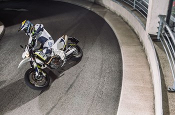 Husqvarna 701 Supermoto 2017 - Bild 30 Husqvarna 701 Supermoto 2017 - Bild 30