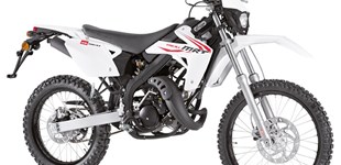 Rieju MRT Freejump 50 Supermoto 2016 vs Rieju MRT Europa Cross 50 2017