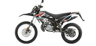 Derbi Senda DRD X-Treme 50 R 2017 vs Aprilia SX 125 2011