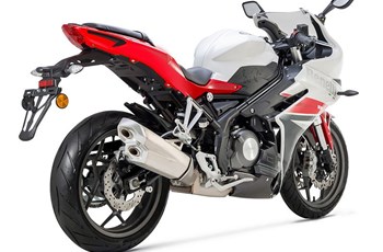 Benelli BN 302 R 2017 - Bild 9