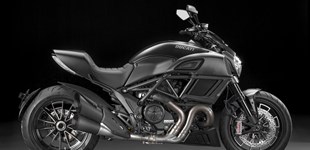 Ducati Diavel 1200 2017 vs Ducati Diavel 1200 2016
