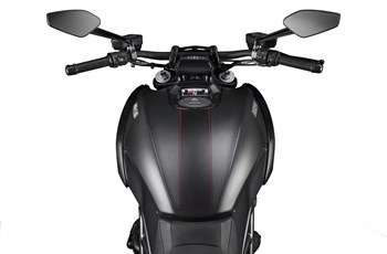 Ducati Diavel Carbon 2017 - Bild 9