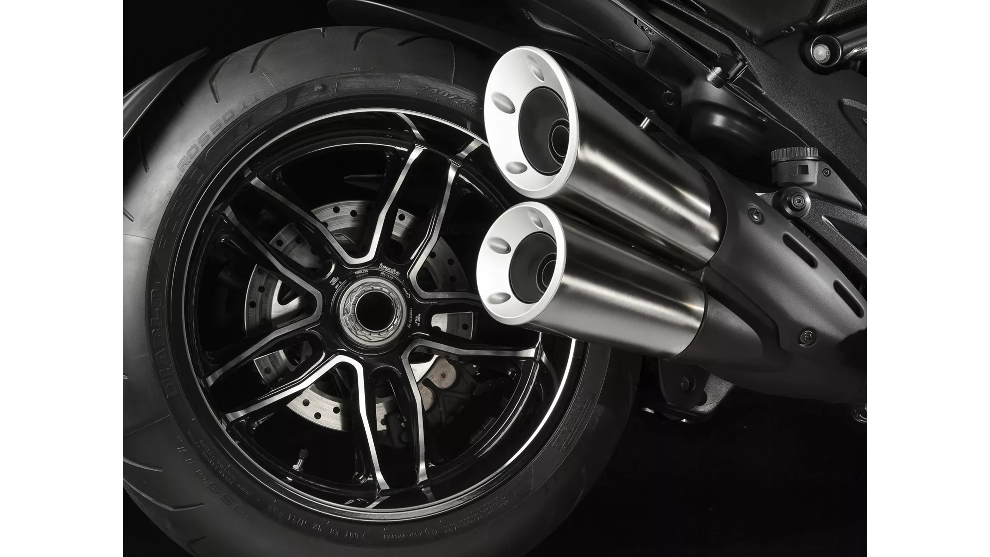 Ducati Diavel Carbon - Image 8 Ducati Diavel Carbon - Image 8