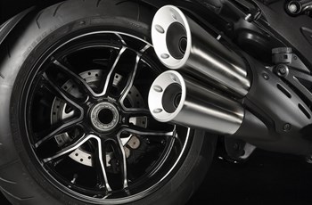 Ducati Diavel Carbon 2017 - Bild 10