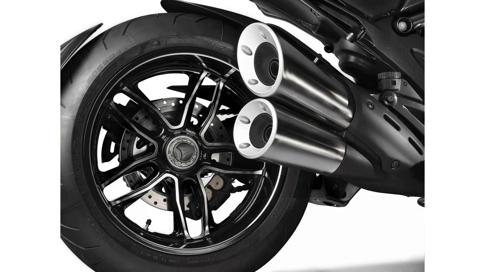 Ducati Diavel Carbon - Image 14 Ducati Diavel Carbon - Image 14