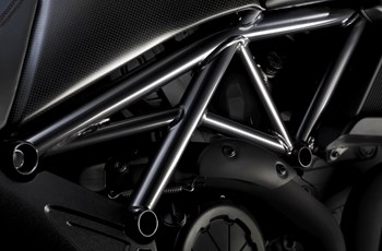 Ducati Diavel Carbon 2017 - Bild 19