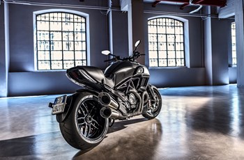 Ducati Diavel Carbon 2017 - Bild 21