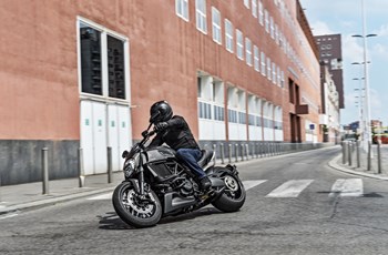 Ducati Diavel Carbon 2017 - Bild 24