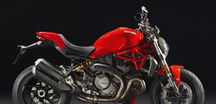 Ducati Monster 1200 2017 vs Ducati Scrambler Cafe Racer 2017