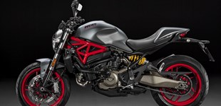 Ducati SuperSport 950 S 2021 vs Ducati Monster 821 2017