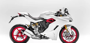 Ducati SuperSport S 2017 vs Ducati Panigale V4 S 2020 Ducati SuperSport S 2017 vs Ducati Panigale V4 S 2020