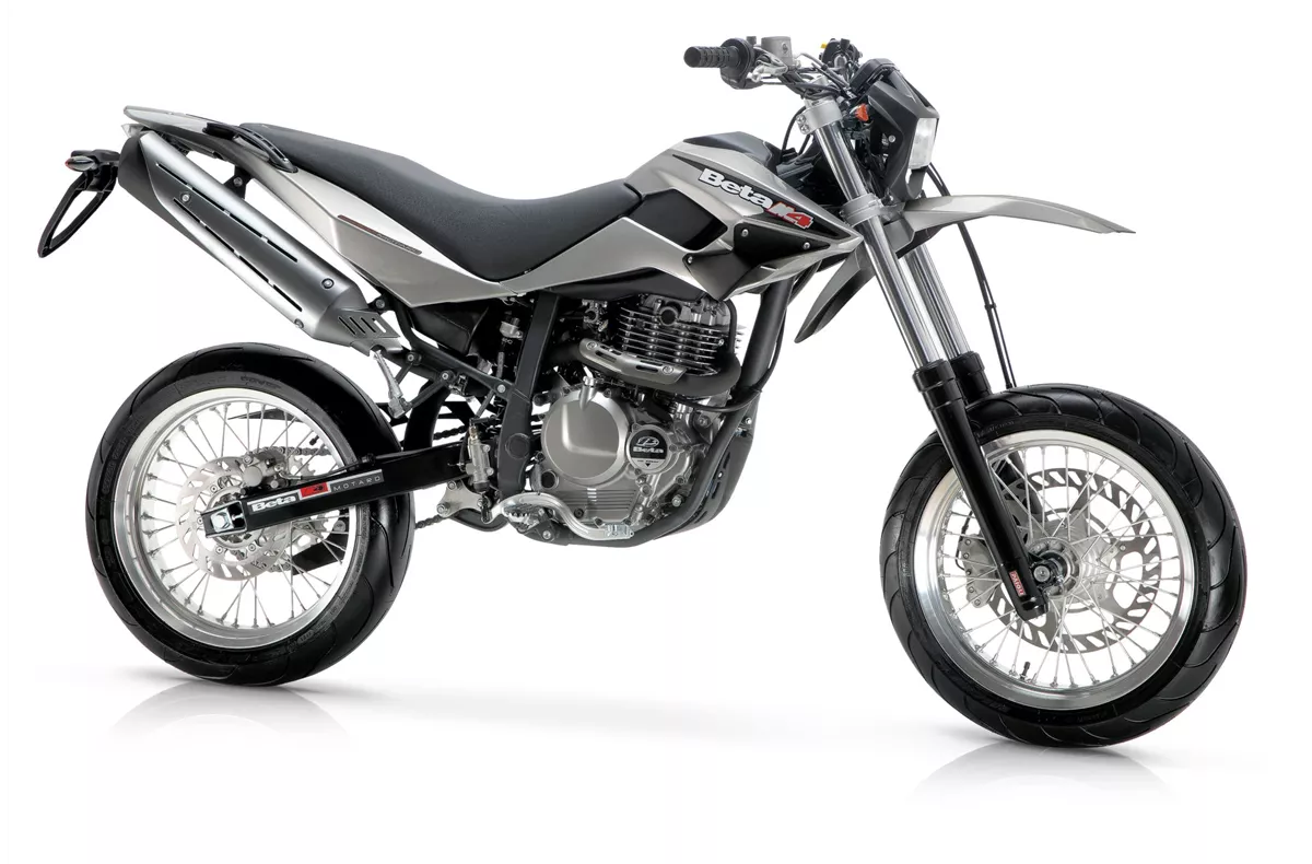 Beta M4 - 4T Beta M4 - 4T