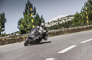 Kawasaki GTR 1400 2017 - Bild 2