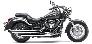 Kawasaki Vulcan 900 Classic 2017 vs Kawasaki Z900 RS 2022